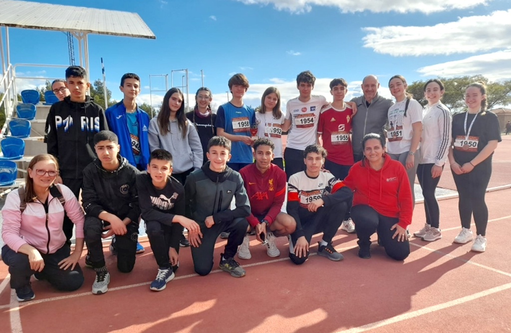 El equipo juvenil femenino del Juan de la Cierva, tercero en la Final Regional de Campo a Travs